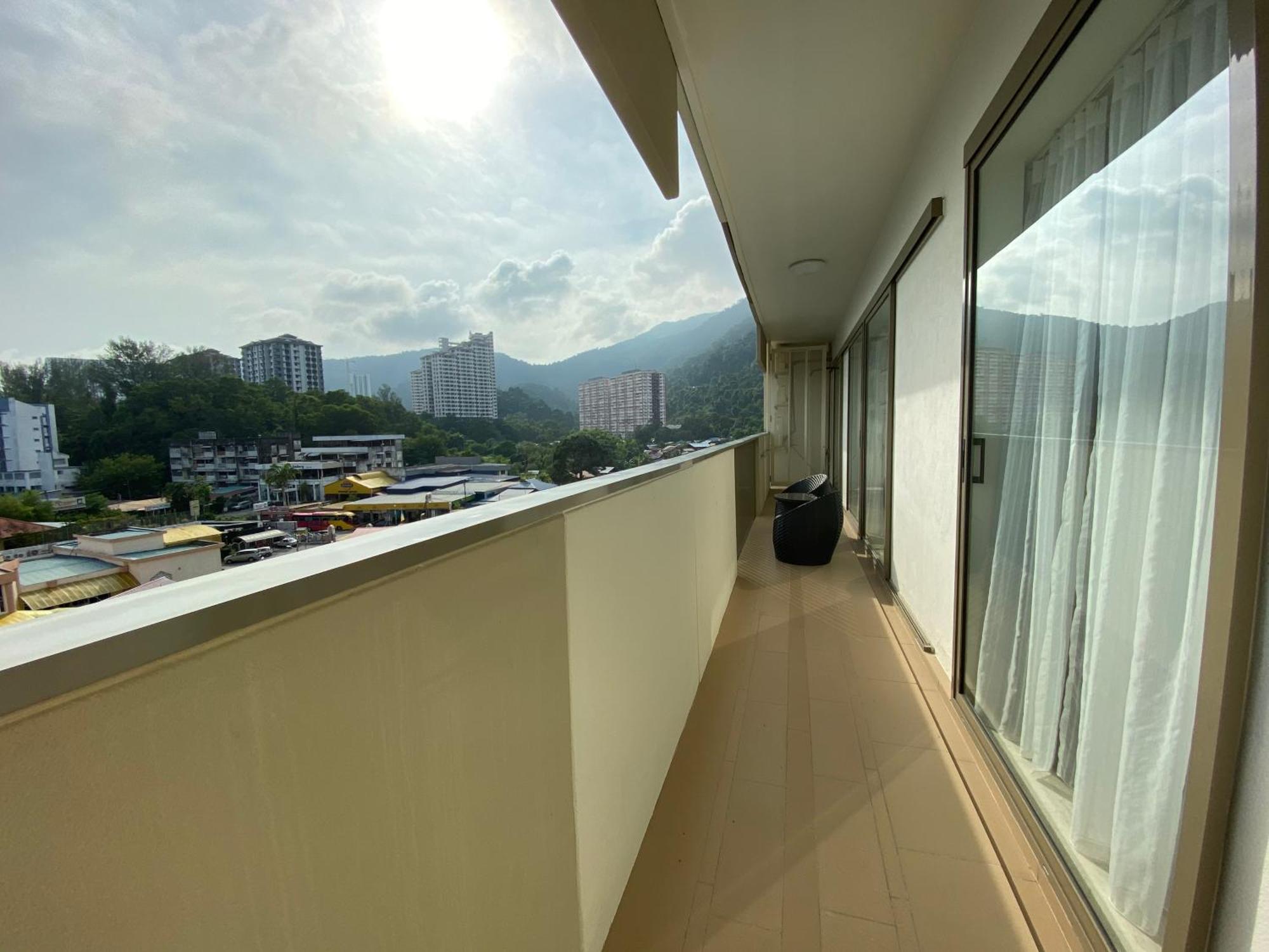 By The Sea @ Cozy Beachfront Home Batu Feringgi Exterior foto